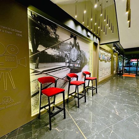 Lumiere Hotel Belgrad Exteriör bild