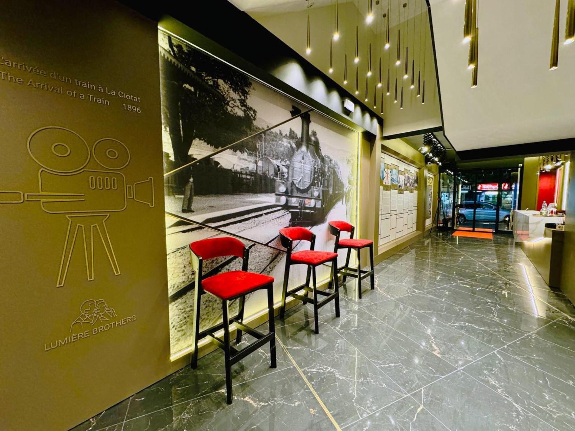 Lumiere Hotel Belgrad Exteriör bild