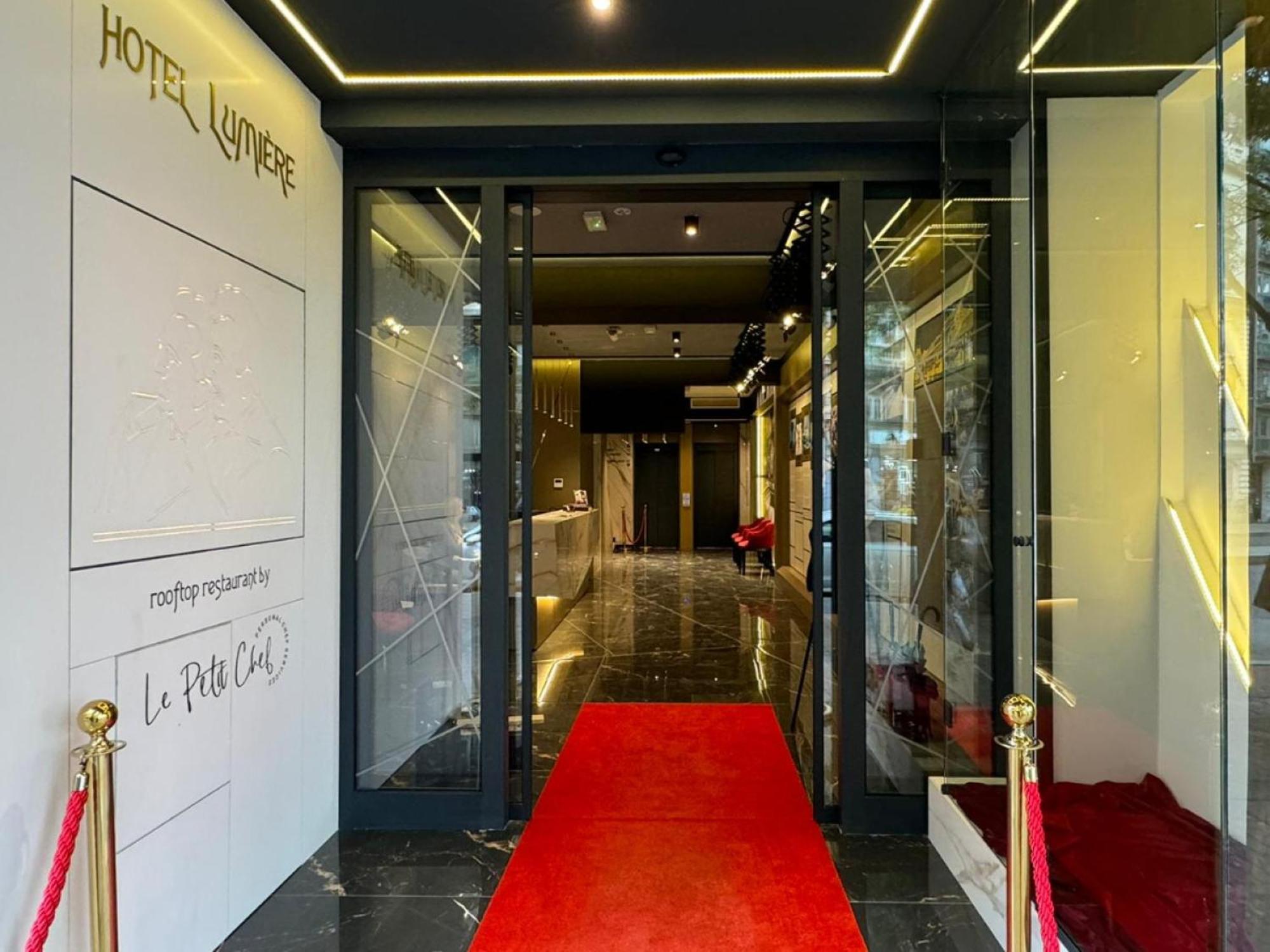 Lumiere Hotel Belgrad Exteriör bild