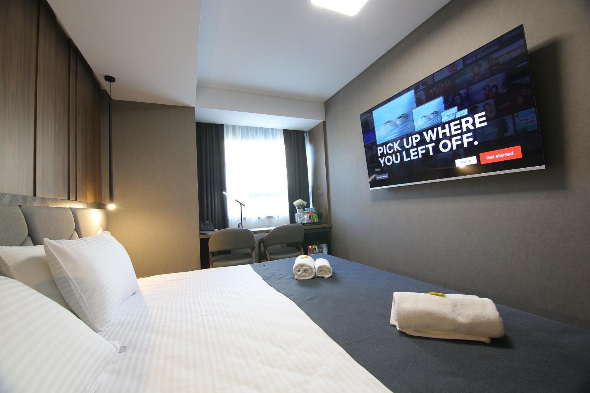 Lumiere Hotel Belgrad Exteriör bild