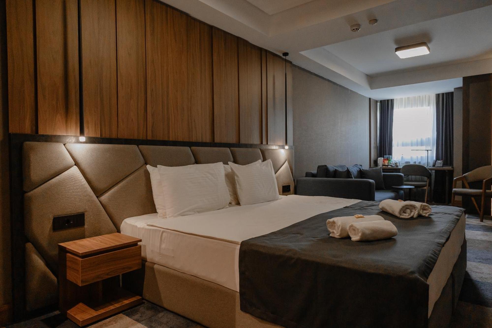 Lumiere Hotel Belgrad Exteriör bild